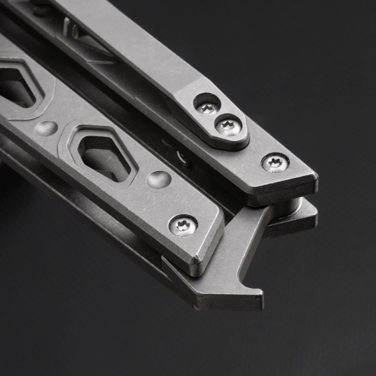 TGZUODIY Titanium EDC Tool With Clip Bottle Opener